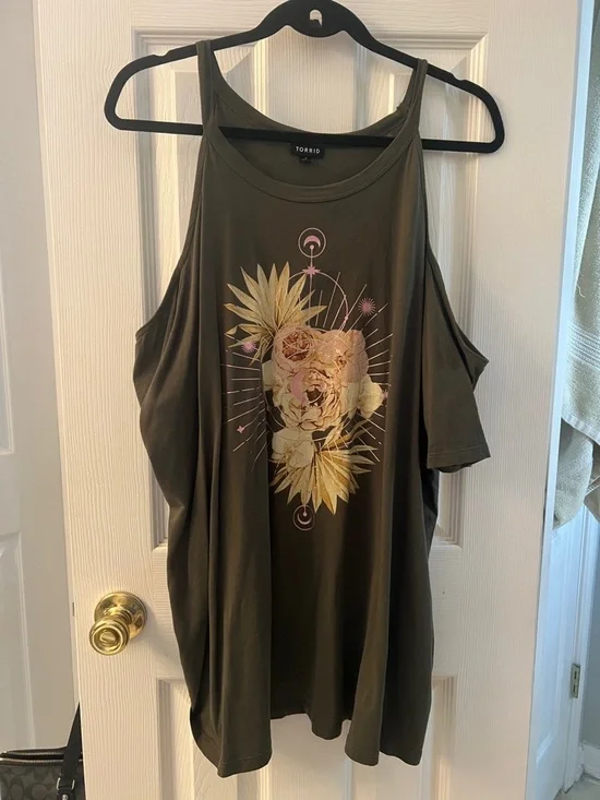 torrid olive cold-shoulder floral graphic tank with blush accents - Picture 1 of 6